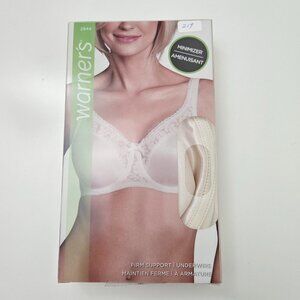 219. Warner's firm support underwire bra. NWT